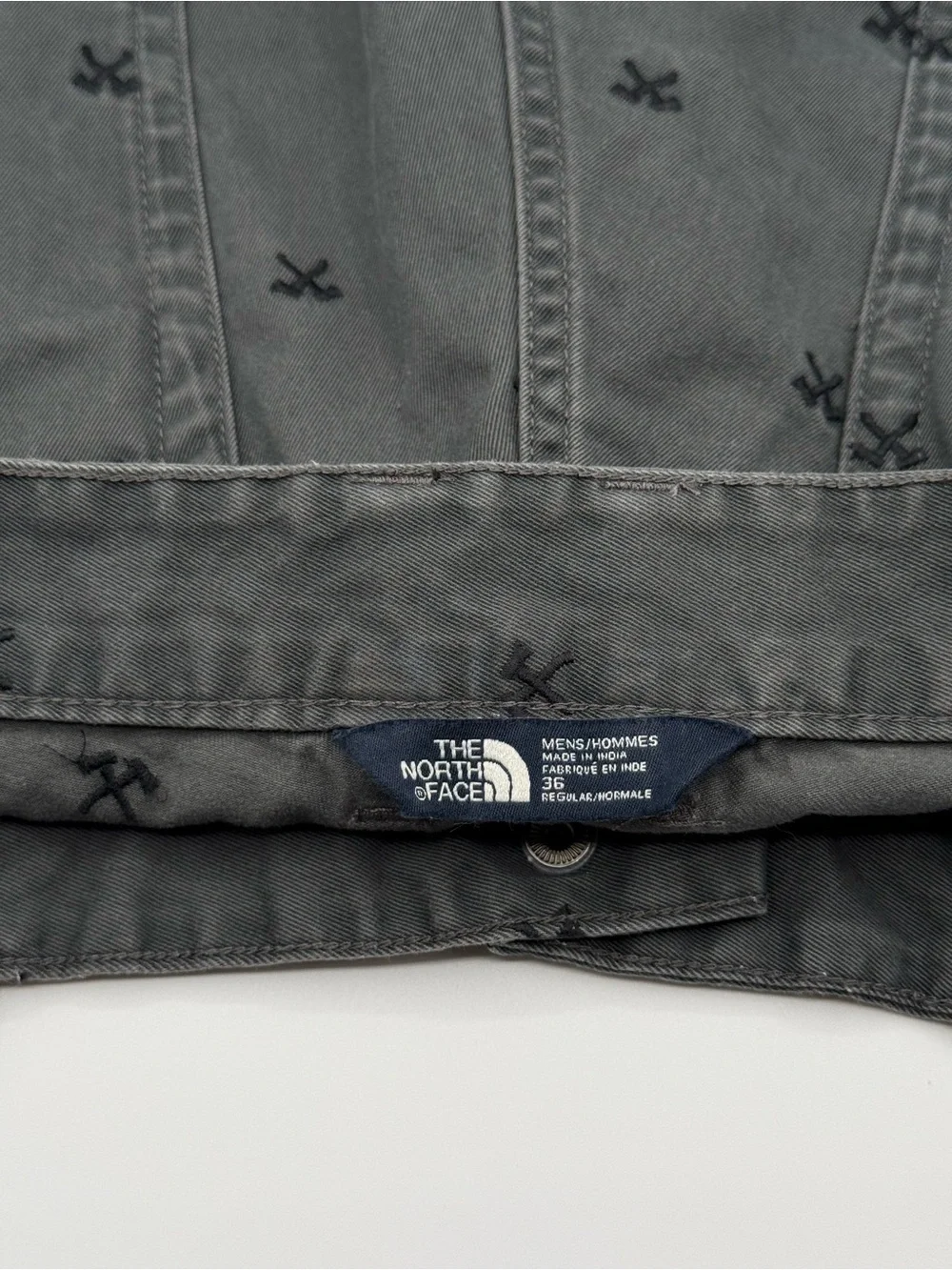The North Face Men's Grey Embroidered Ice‎ Axe Chino Shorts Size 36